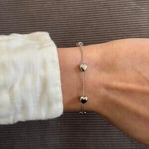 Silver heart bracelet with adjustable
